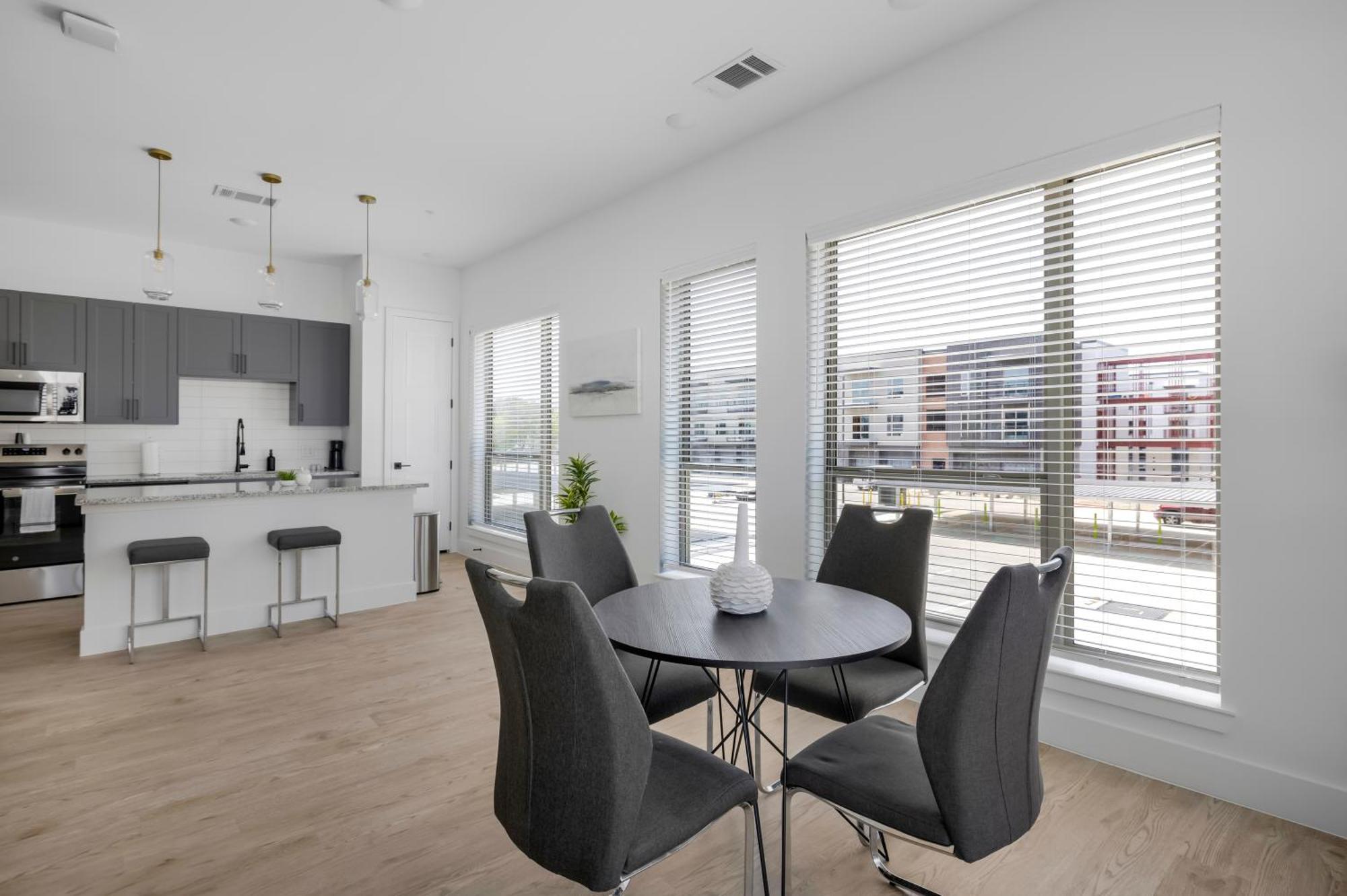 Railyard Apartments By Barsala Denton Room photo
