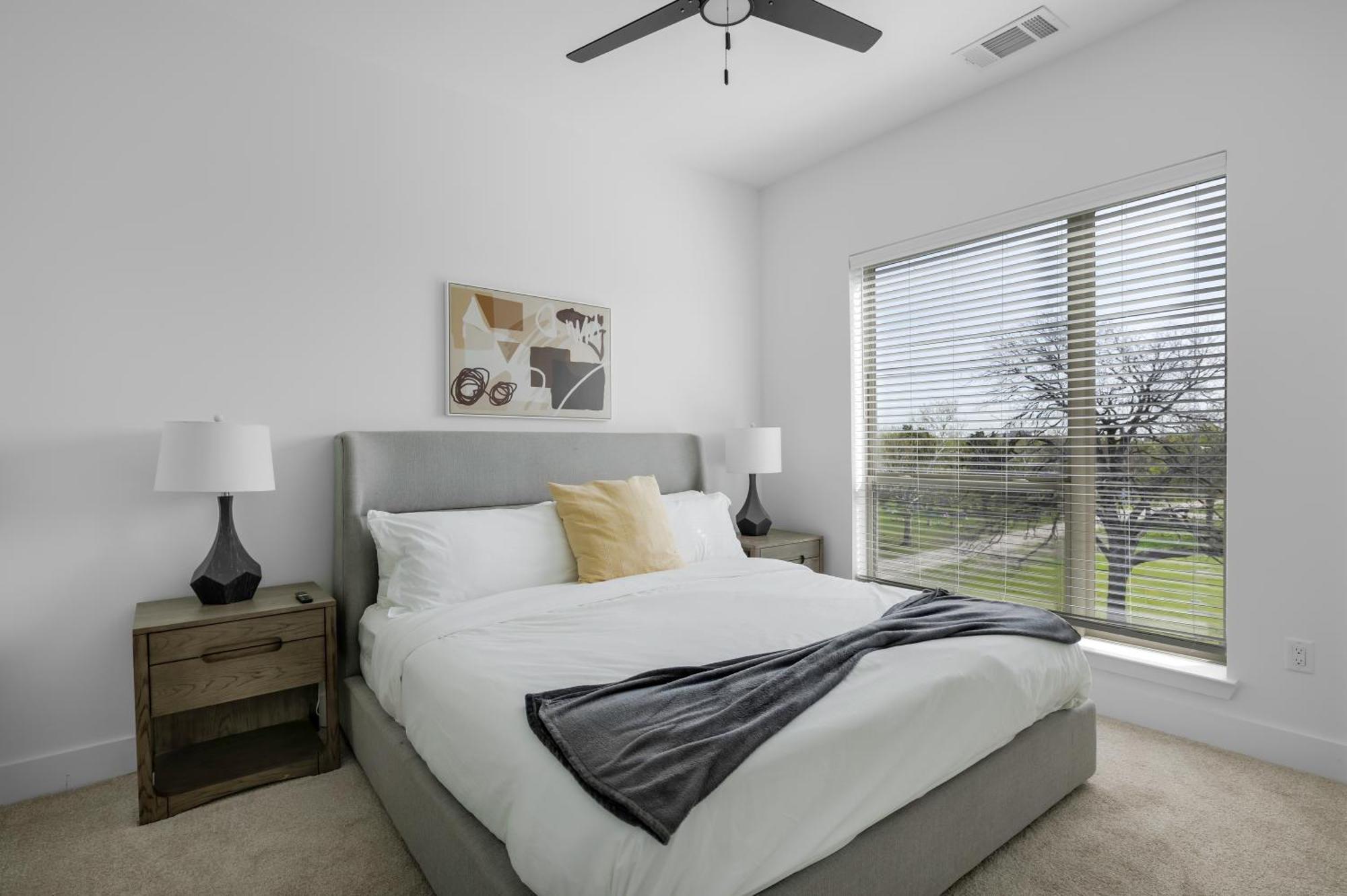 Railyard Apartments By Barsala Denton Room photo